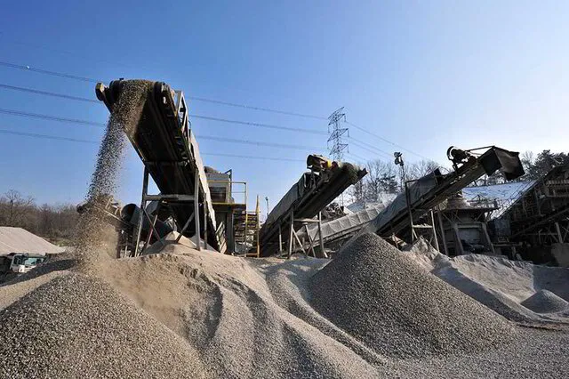 stone-conveyor-6723340